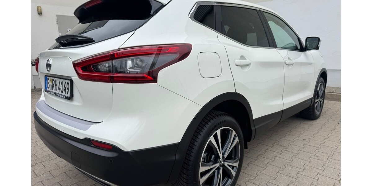 Nissan Qashqai 25.651 km 18.990 &euro; Berlin 10178