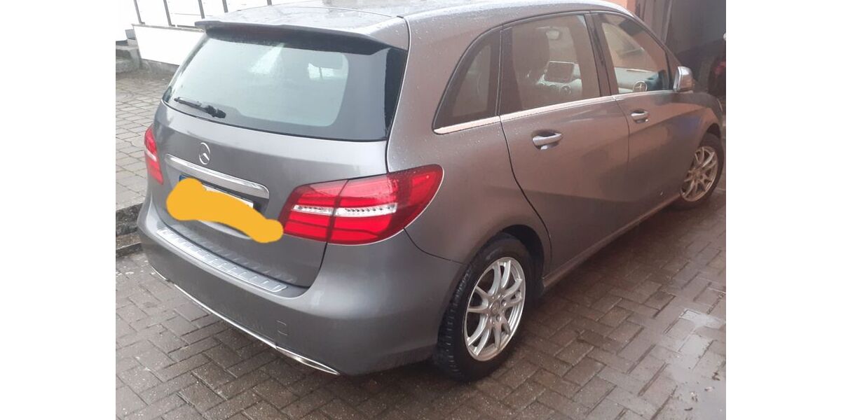 Mercedes-Benz B 200 143.000 km 13.200 &euro; Mötzingen 71159
