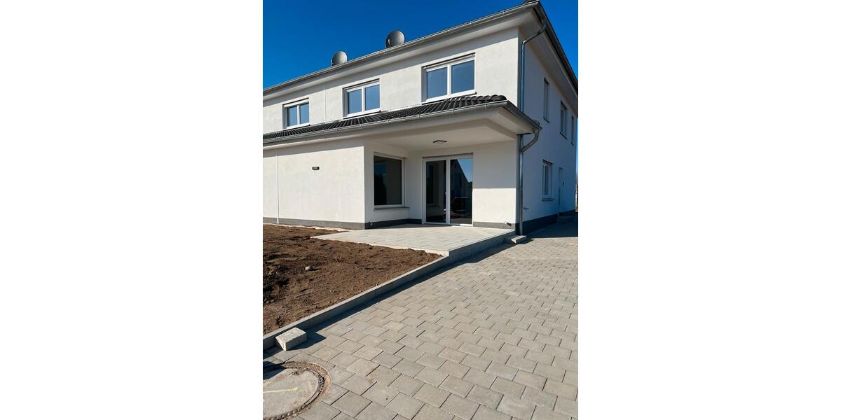 Doppelhaushälfte Windsbach - 5.5 Zimmer, 155 m&sup2;, 1.950&euro; | Angebot:26131452