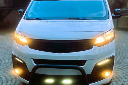 Opel Vivaro 89.000 km 21.999 &euro; Reitrain 83700