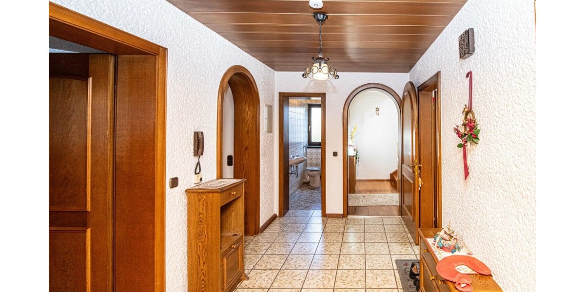 Großzügiges Haus mit 2 Wohneinheiten möglich – ideal für Familie oder Vermietung - Einfamilienhaus Schönsee | Angebot:26443086