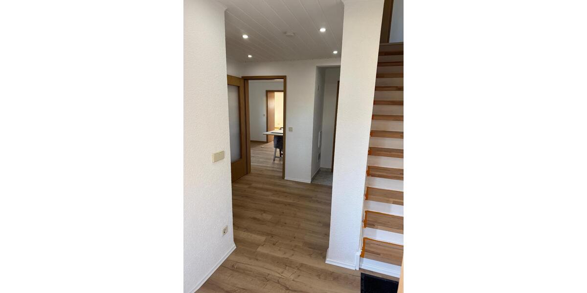 Doppel-Haus-Hälfte in 09599 Freiberg zu vermieten 5 zimmer