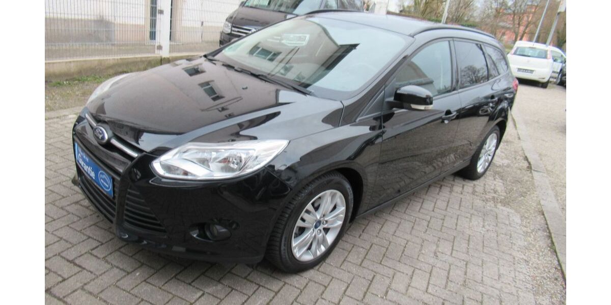 Ford Focus 90.000 km 6.990 &euro; Karlsruhe 76131