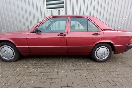 Mercedes-Benz 190 207.000 km 5.999 &euro; Krefeld 47803