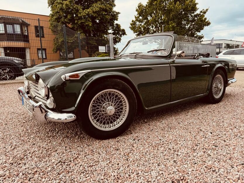 Triumph TR4 100.000 km 30.100 € Wenzendorf 21279