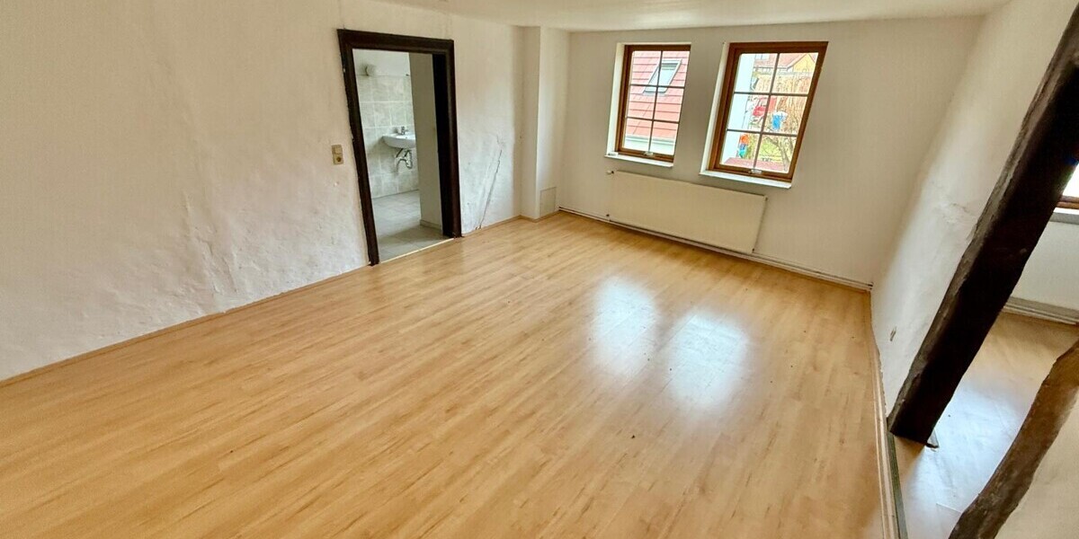 HORN IMMOBILIEN++ Friedland, historisches Stadthaus mit 6 Zimmern, Kaminöfen, 2 Bädern und Garage - Einfamilienhaus Friedland | Angebot:26181375