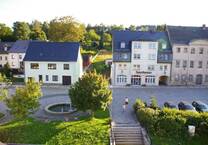 Riesige Wohnküche, großes Bad mit Wanne+Dusche, herrliches WohnZimmer, 2 SchlafZimmer, Wohndiele und und und