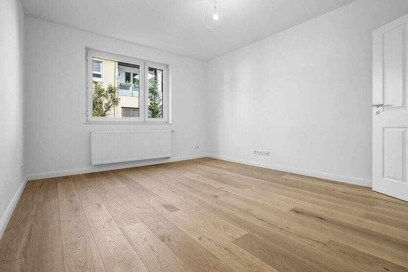 Erstbezug nach Vollsanierung: Moderne 2-Zimmer-Wohnung mit Loggia und Aufzug