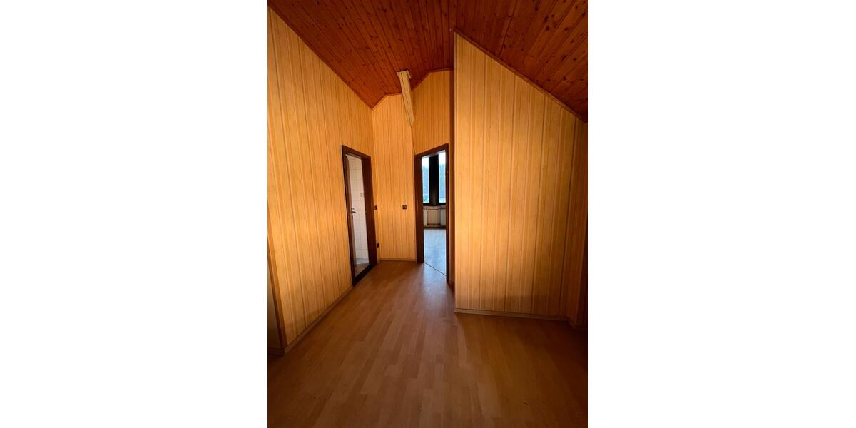 Einfamilienhaus Hameln Kernstadt - 6 Zimmer, 215 m&sup2;, 280.000&euro; | Angebot:27096935