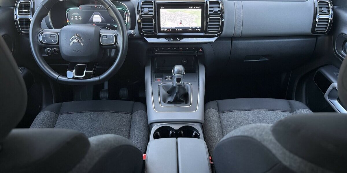 Citroen C5 Aircross Feel DAB+/AHK/KAMERA/NAVI/CARPLAY 52.764 km 14.900 &euro; Villingen-Schwenningen 78054