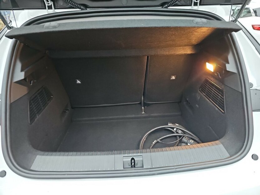 Renault Megane E-Tech Electric Equilibr+ 16300 .- Netto 21.313 km 19.397 € Schwalbach/Taunus 65824