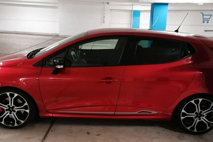 Renault Clio 96.000 km 18.800 &euro; Köln 50667
