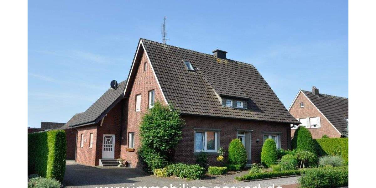 Zweifamilienhaus mit Garage, Balkon und Teilkeller in ruhiger Lage von Südlohn 3 zimmer