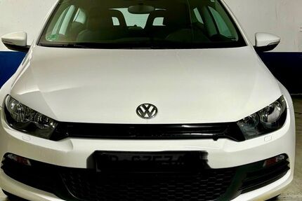 VW Scirocco 30.000 km 9.900 &euro; Rüsselsheim am Main 65428