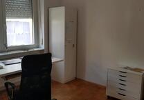 Zimmer in einem 4WG zu vermieten. Sehr gute Lage, billige Miete