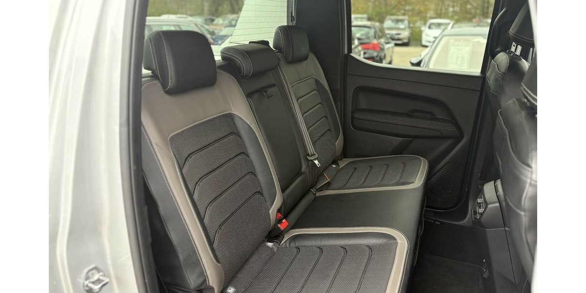 VW Amarok 4Motion V6 360°/NAVI/STANDHZ/SHZ/DAB+/AHK 41.134 km 45.900 &euro; Villingen-Schwenningen 78054