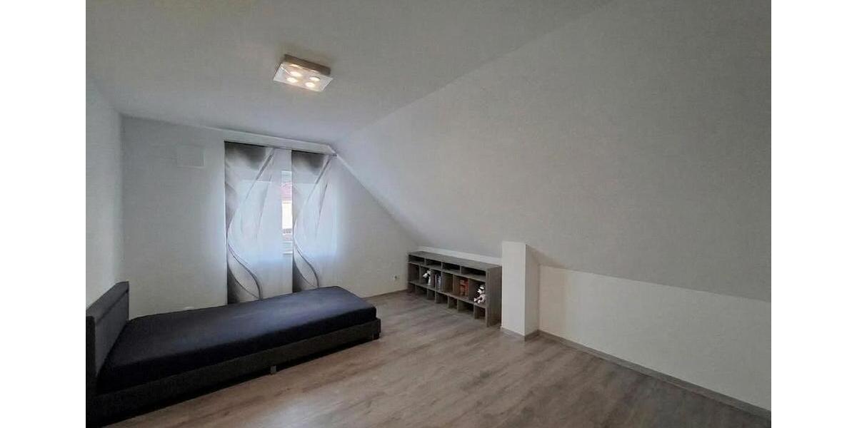 Einfamilienhaus Büdelsdorf - 4 Zimmer, 130 m&sup2;, 1.680&euro; | Angebot:26382507