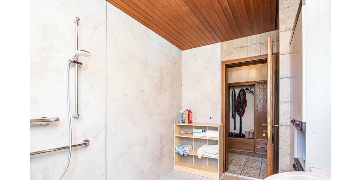 Großzügiges Haus mit 2 Wohneinheiten möglich – ideal für Familie oder Vermietung - Einfamilienhaus Schönsee | Angebot:26443086
