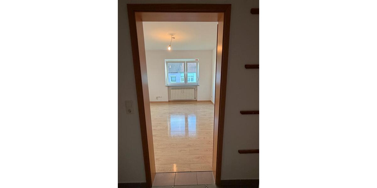Etagenwohnung Feuchtwangen - 3 Zimmer, 74 m&sup2;, 700&euro; | Angebot:26649487