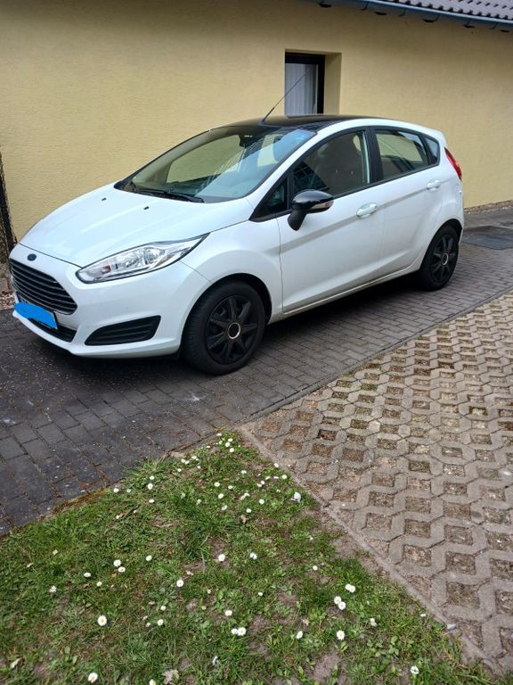 Ford Fiesta 99.000 km 7.100 € Arzberg 04886