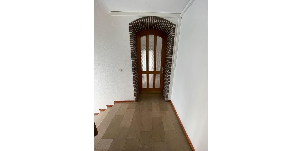 Etagenwohnung Salzkotten - 2 Zimmer, 90 m&sup2;, 650&euro; | Angebot:25403020