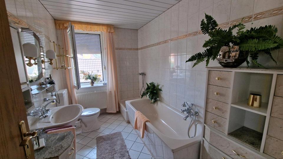 Einfamilienhaus Holzminden - 12 Zimmer, 320 m&sup2;, 2.000&euro; | Angebot:26037589