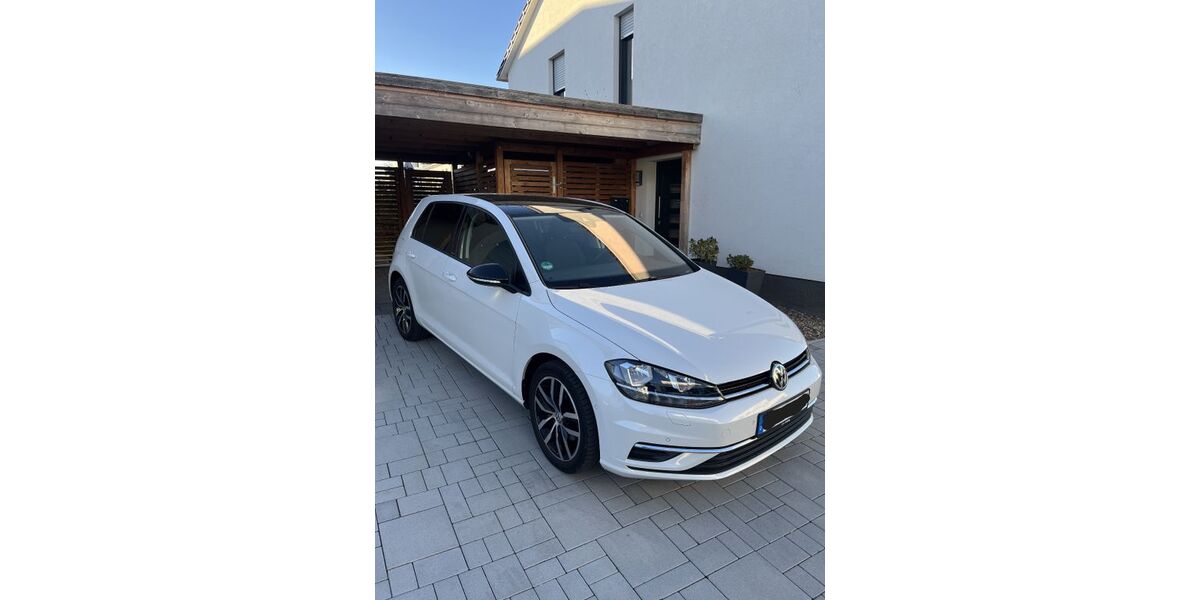 VW Golf 101.100 km 17.900 &euro; Braunschweig 38126
