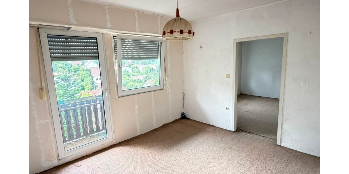 Potenzialstarkes Sanierungsobjekt: Freistehendes Ein- oder Zweifamilienhaus in Waldfischbach - Zweifamilienhaus Waldfischbach-Burgalben Rheinland-Pfalz | Angebot:27103932