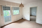 Potenzialstarkes Sanierungsobjekt: Freistehendes Ein- oder Zweifamilienhaus in Waldfischbach - Zweifamilienhaus Waldfischbach-Burgalben Rheinland-Pfalz | Angebot:27103932