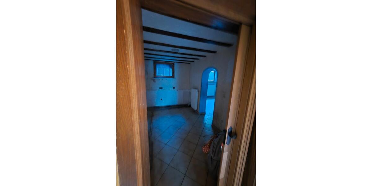 Einfamilienhaus Eppelborn - 12 Zimmer, 180 m&sup2;, 125.000&euro; | Angebot:26296832