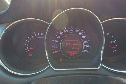 Kia ceed / Ceed 177.000 km 5.000 &euro; Schkopau 06258