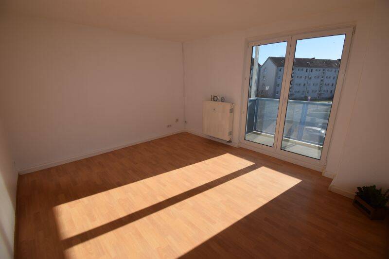Etagenwohnung Riesa Pausitzer Delle - 3 Zimmer, 59 m&sup2;, 345&euro; | Angebot:25986303