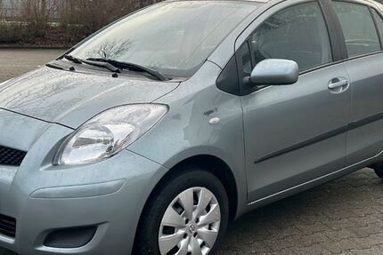 Toyota Yaris 53.000 km 5.950 &euro; Rüsselsheim 65428