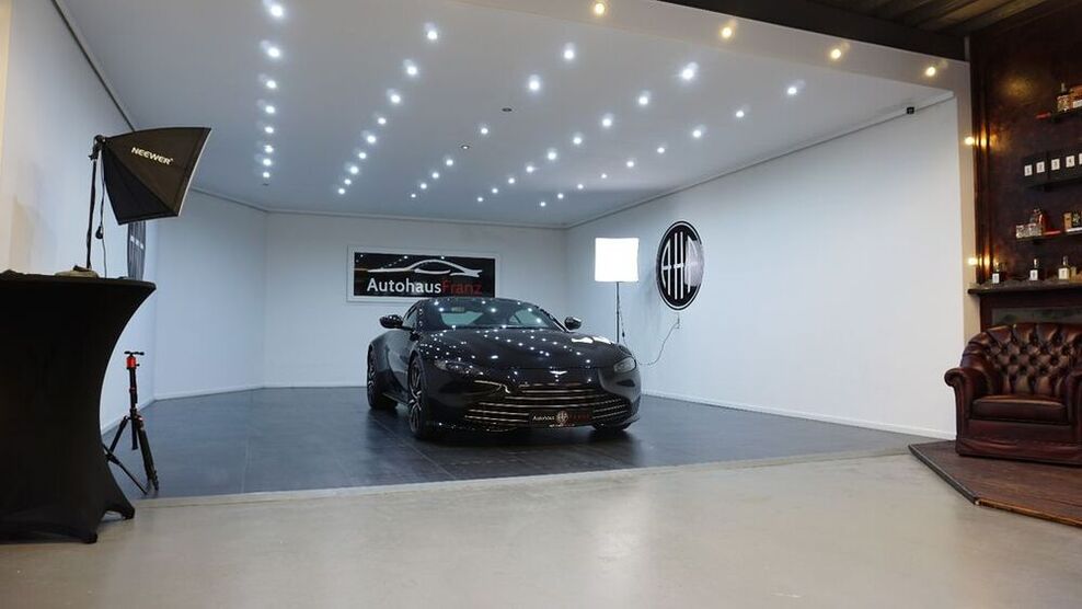V8 Vantage