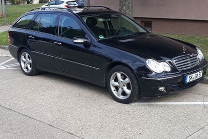 Mercedes-Benz 220 281.000 km 3.555 € Mücheln 06249