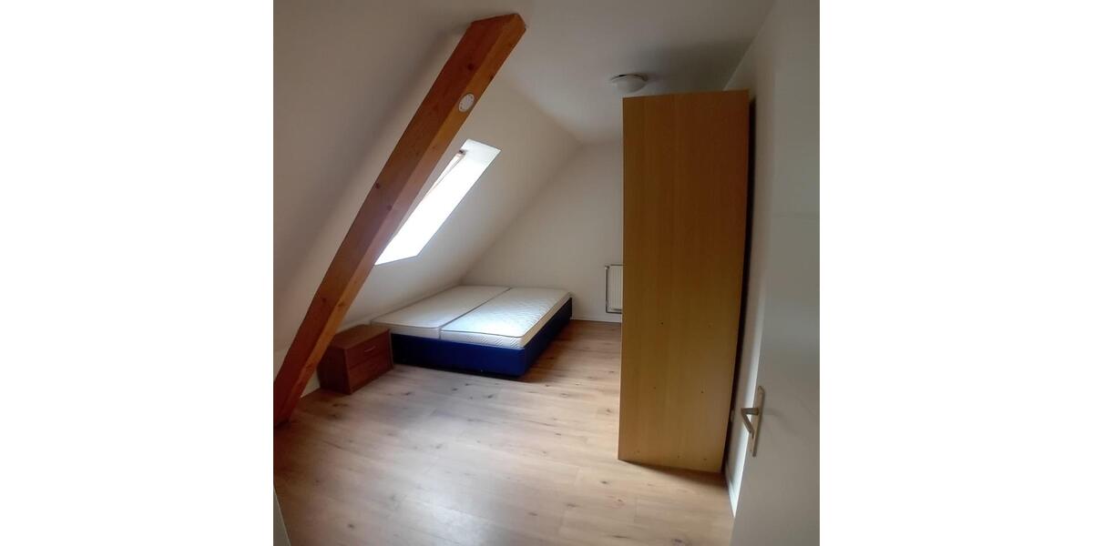 Etagenwohnung Villingen-Schwenningen Schwenningen - 1 Zimmer, 80 m&sup2;, 700&euro; | Angebot:26045550