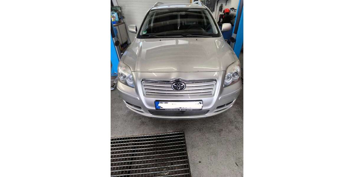 Toyota Avensis 119.000 km 3.800 &euro; Walldürn 74731