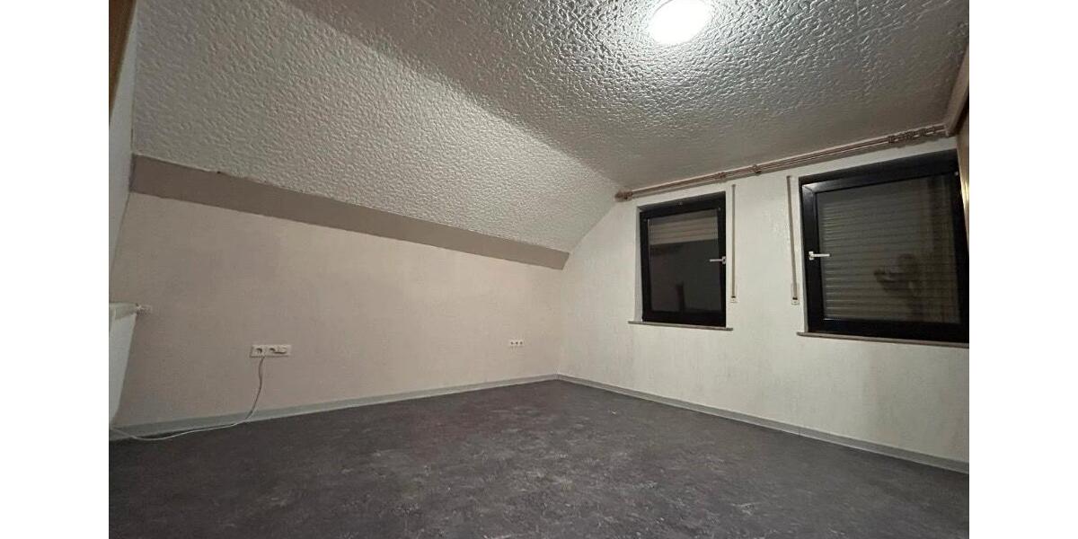 Dachgeschoßwohnung Bad Kreuznach Bad Münster am Stein-Ebernburg - 3 Zimmer, 90 m&sup2;, 750&euro; | Angebot:26405786