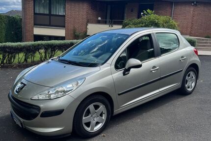 Peugeot 207 127.000 km 2.999 &euro; Bonn 53177