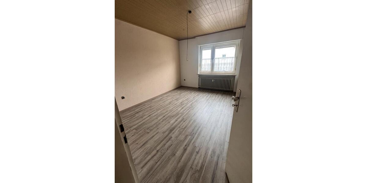 Erdgeschoßwohnung Bad Hersfeld - 3 Zimmer, 73 m&sup2;, 600&euro; | Angebot:26427771