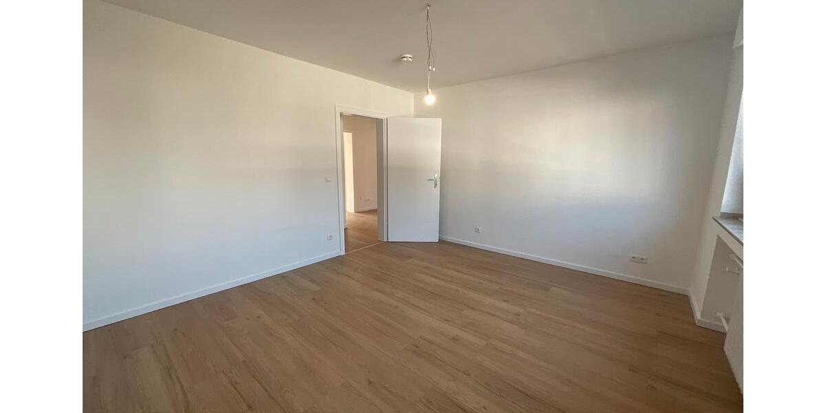 Etagenwohnung Neuss Augustinusviertel - 1 Zimmer, 77 m&sup2;, 889&euro; | Angebot:25854645