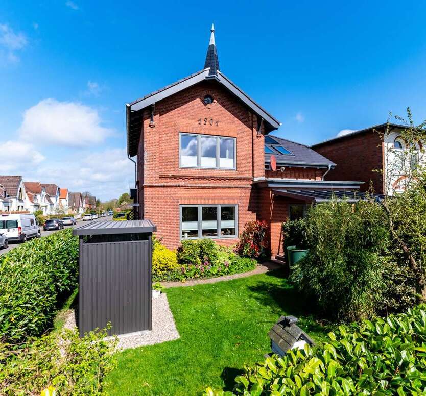 Haus zum Kaufen in Husum 985.000 € 183 m²
