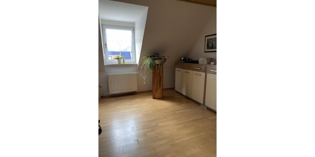 Doppelhaushälfte Geiselwind - 5 Zimmer, 134 m&sup2;, 1.250&euro; | Angebot:25994822