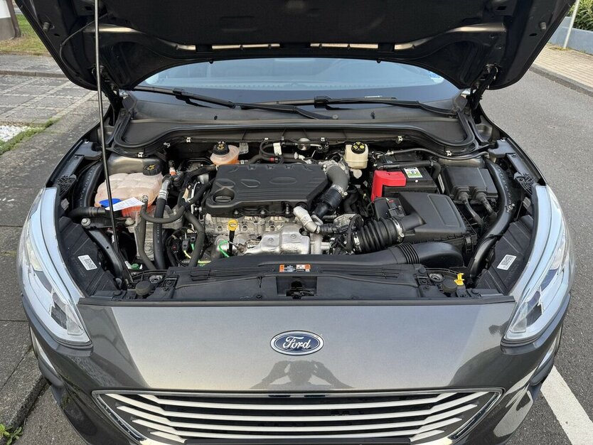 Ford Focus EcoBlue.Nav.Temp.SHZ.Serv-Neu.EU6 GARANTIE.1 35.000 km 15.500 € Erftstadt 50374