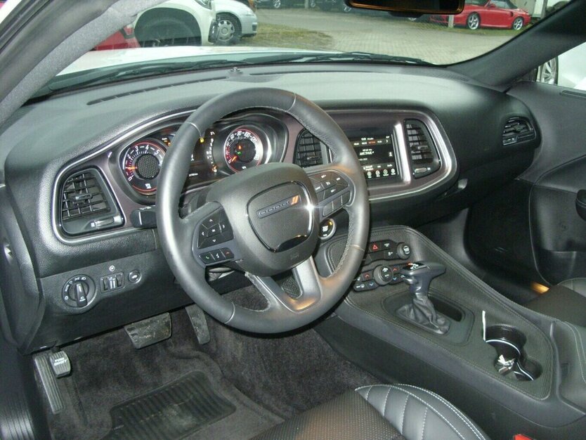 Dodge Challenger 3,6 Leder,Kamera,Sitzheizen 21.000 km 29.990 € Rudolstadt 07407