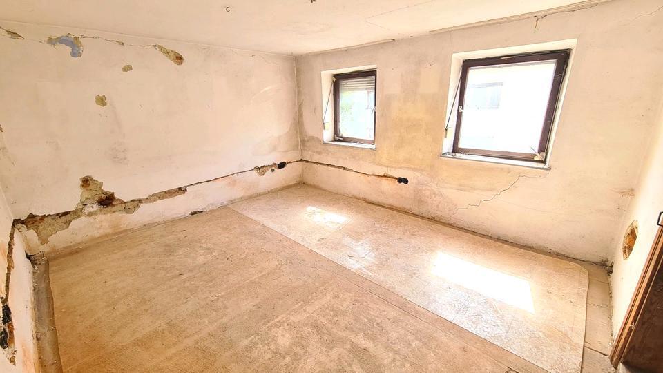 Renovierungsbedürftigs Haus in 84140 Gangkofen zu verkaufen
