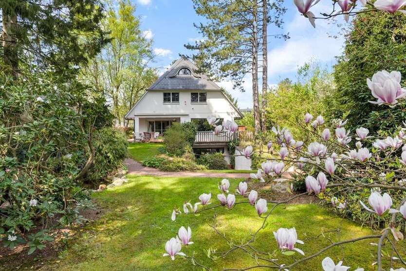 Haus zum Kaufen in Hamburg 2.200.000 € 303.41 m²