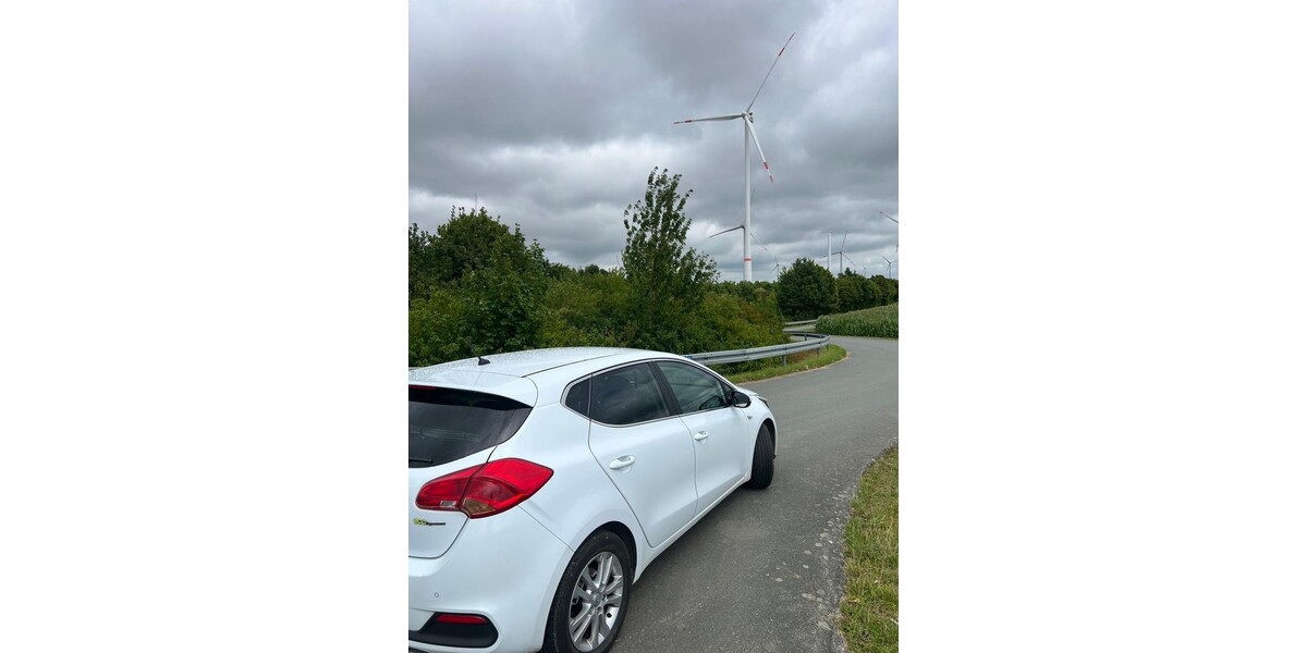 Kia ceed 201.000 km 5.099 &euro; Paderborn 33104