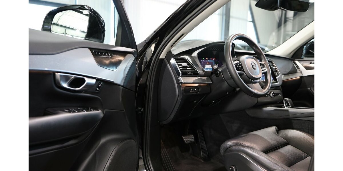 Volvo XC90 PLUS-BRIGHT RECHARGE AWD P-HEV T8 7-SITZER 79.000 km 48.888 &euro; Hamm 59077