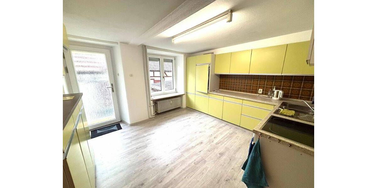 Einfamilienhaus Hilzingen - 8 Zimmer, 192 m&sup2;, 415.000&euro; | Angebot:26276261